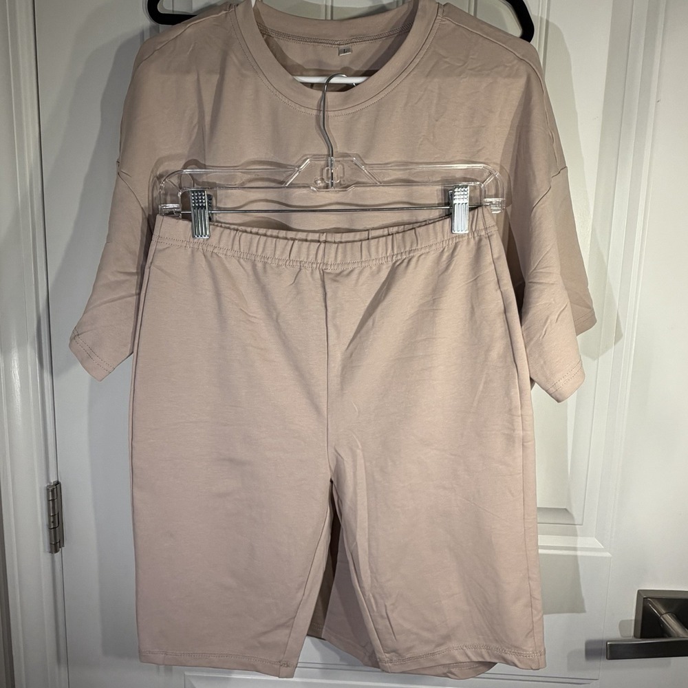 Women's Nude Lounge Tee & Biker Shorts Size Large Athleisure Minimalist Set